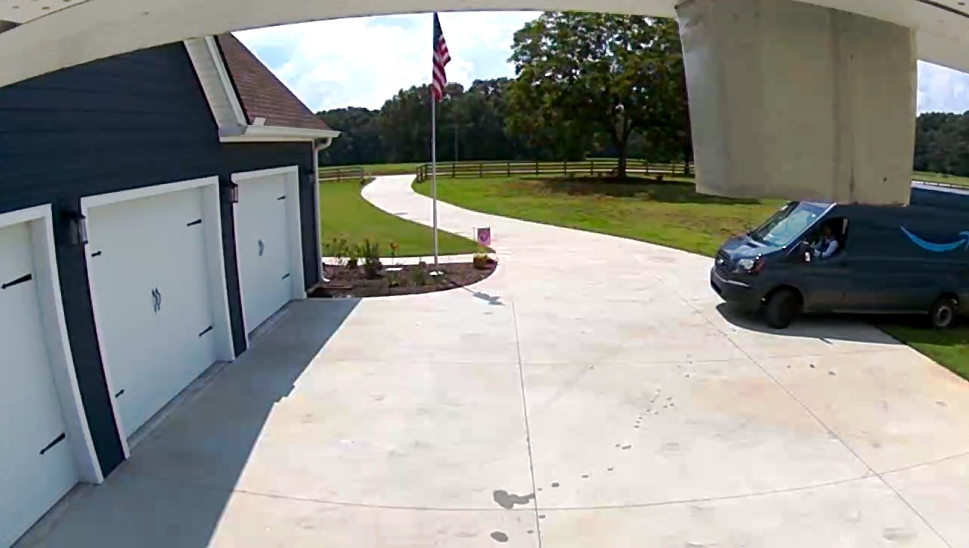 Amazon complaint Driver drove on grass while leaving