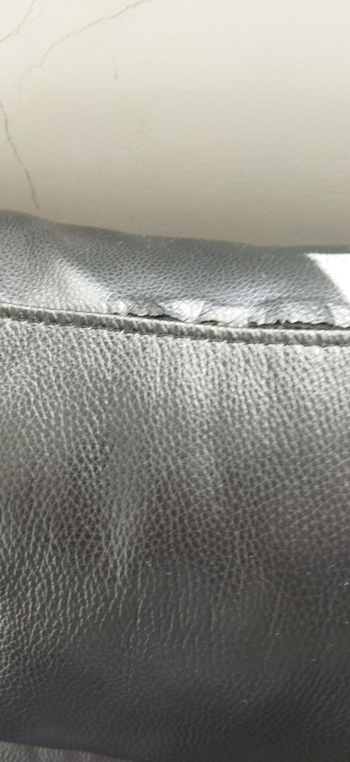 Sofas manufacturing defects